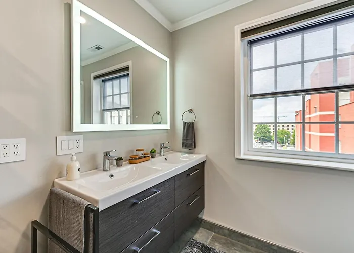 Charming In Downtown Winston-salem! Apartamento *