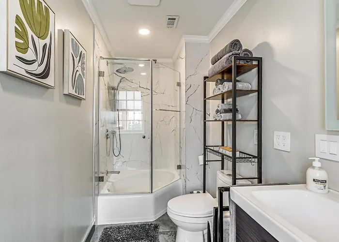 Charming In Downtown Winston-salem! Apartamento